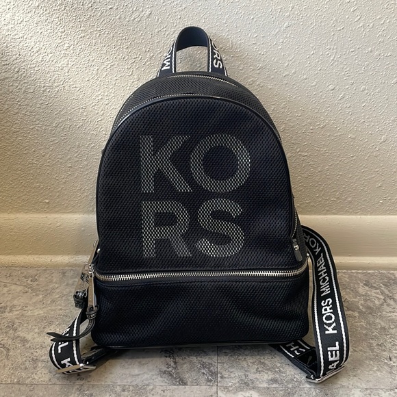 Michael Kors Handbags - Michael Kors bag pack
